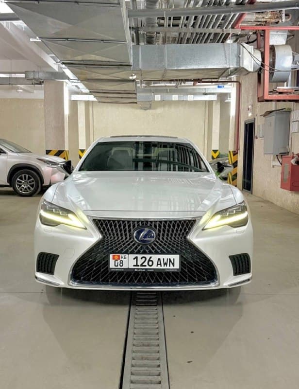 Lexus LS500h 2022