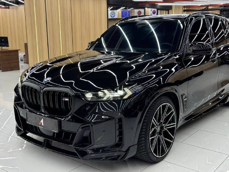 BMW X5 M60i 2024
